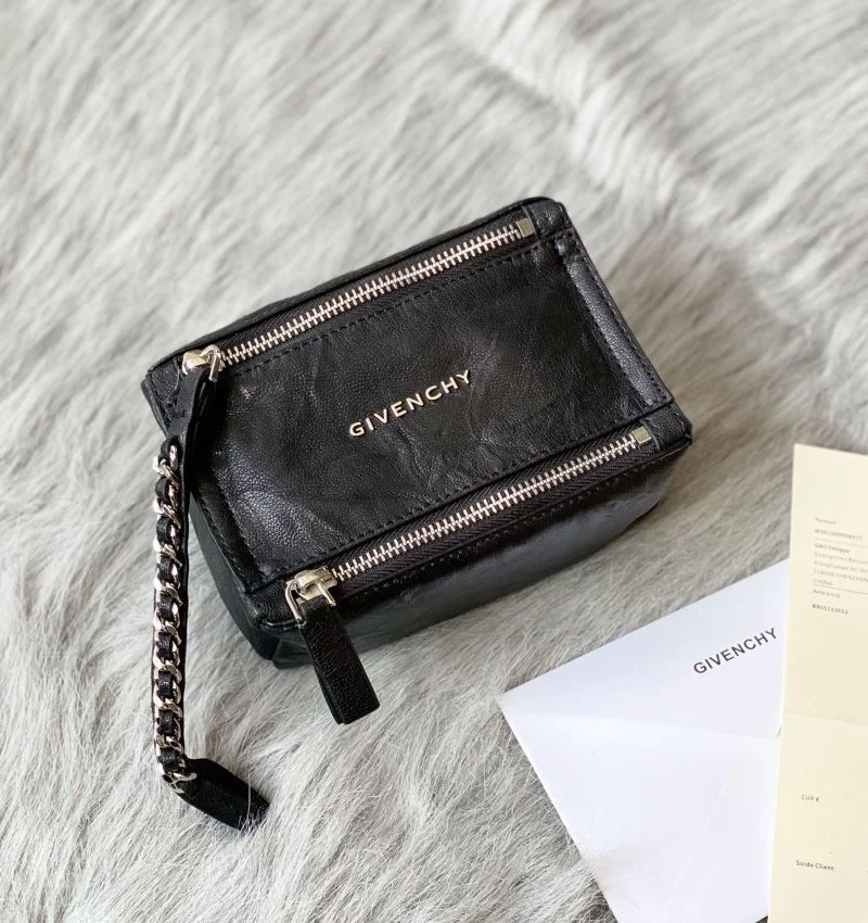 WrinkleFree Givenchy Clutch Bags 44999