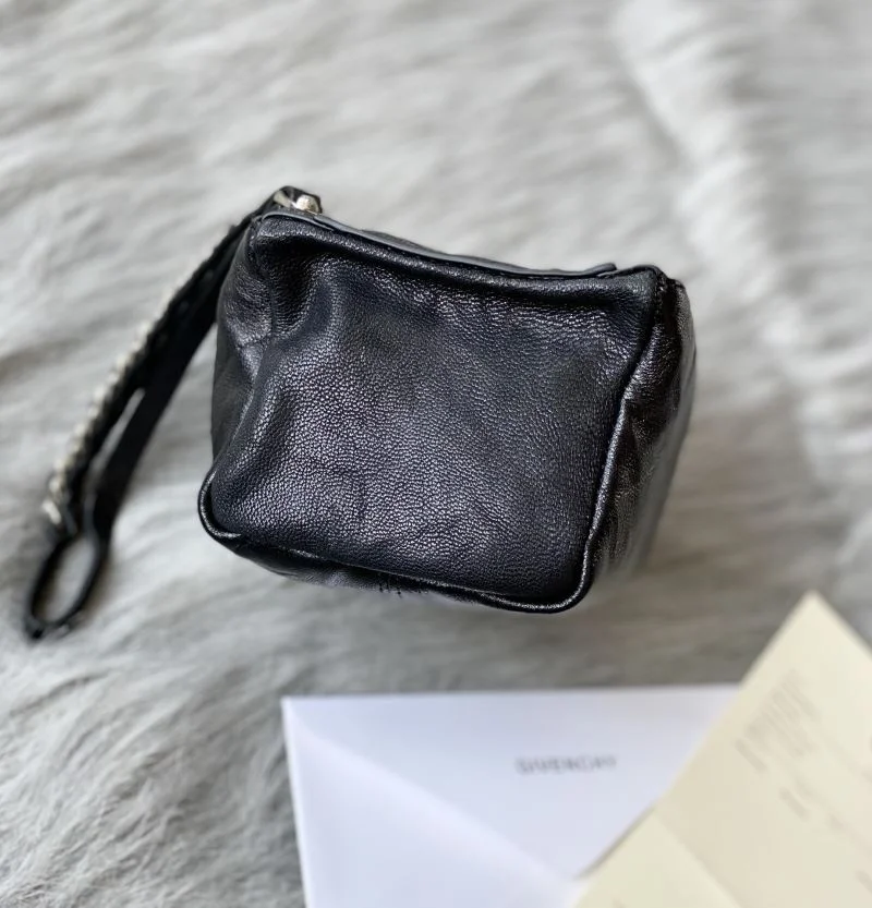 WrinkleFree Givenchy Clutch Bags 44999
