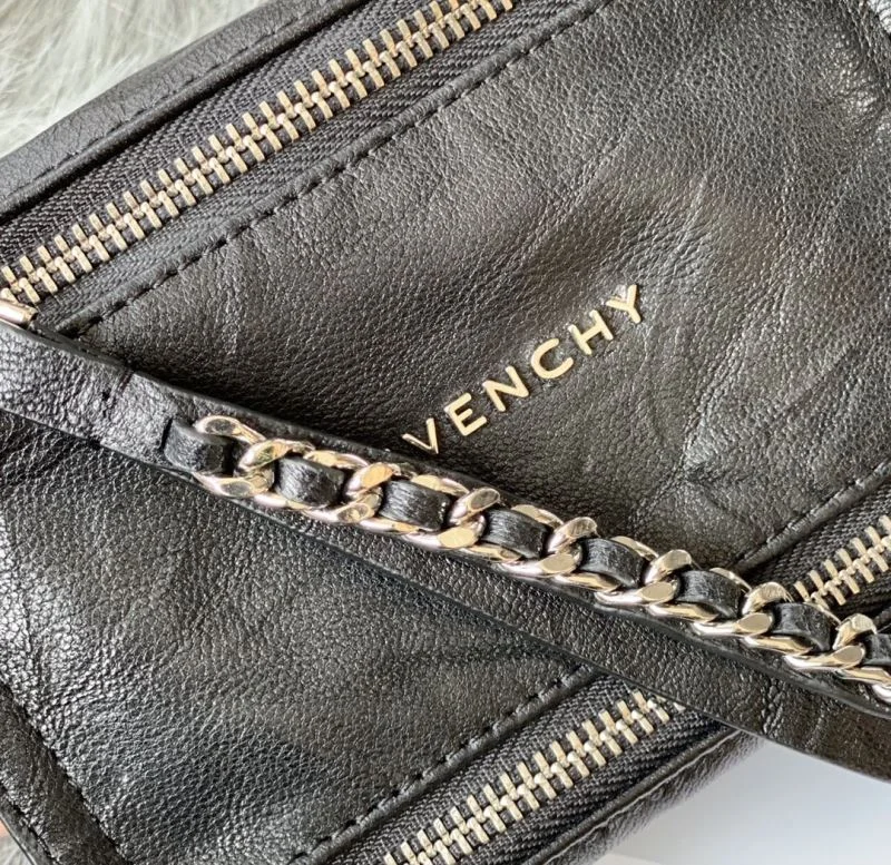 WrinkleFree Givenchy Clutch Bags 44999