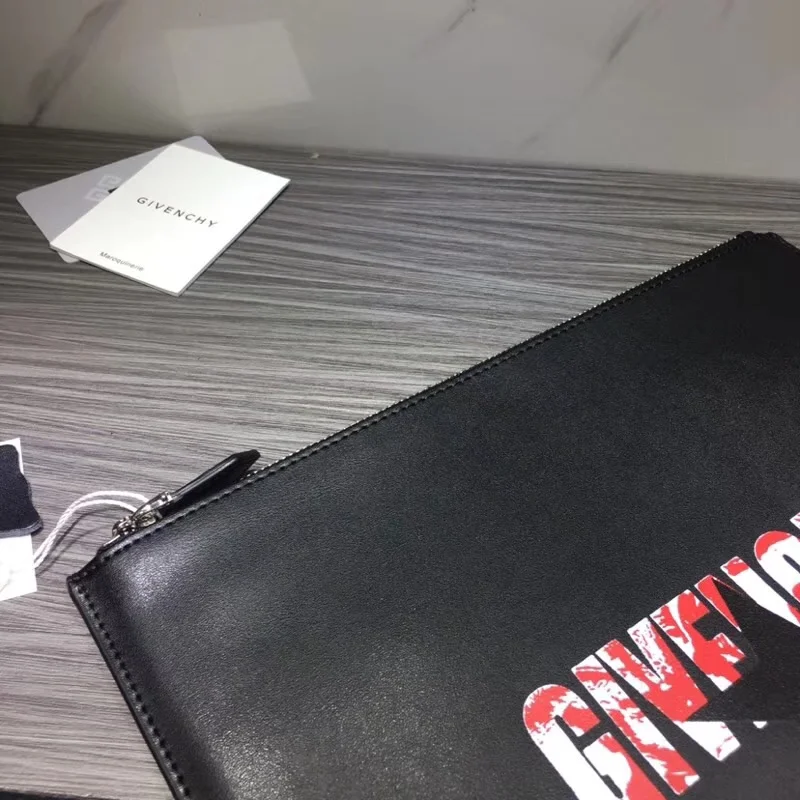 Refined Givenchy Clutch Bags 44832