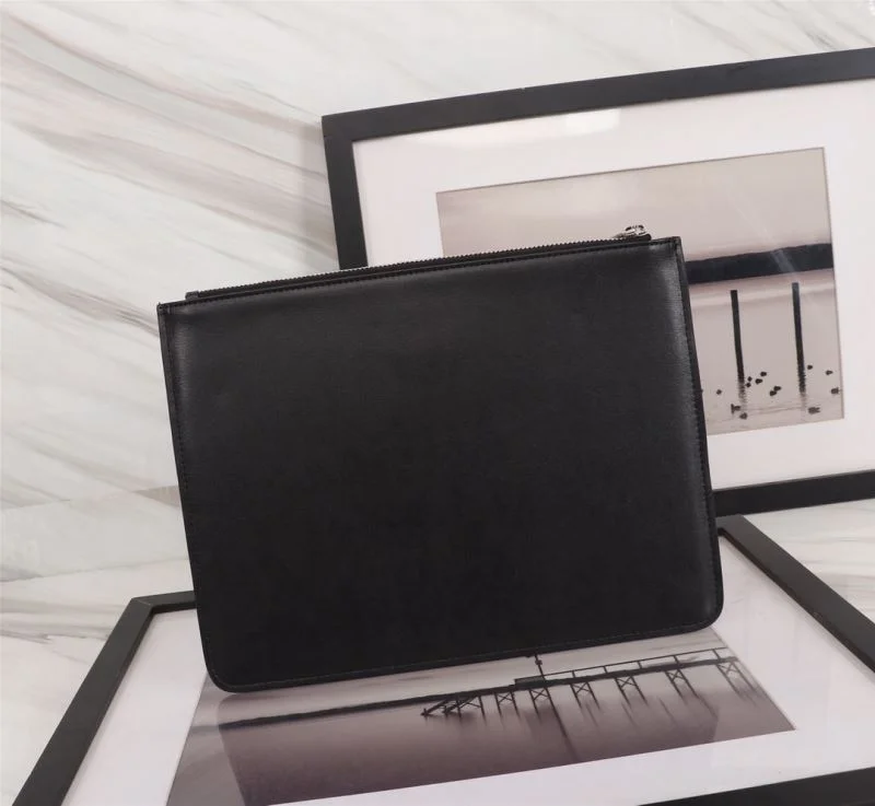 Sustainable Givenchy Clutch Bags 44835