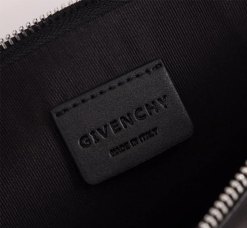Sustainable Givenchy Clutch Bags 44835
