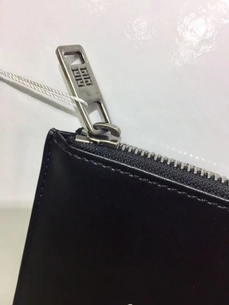 OdorResistant Givenchy Clutch Bags 44795