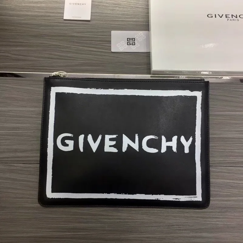 UrbanChic Givenchy Clutch Bags 44806