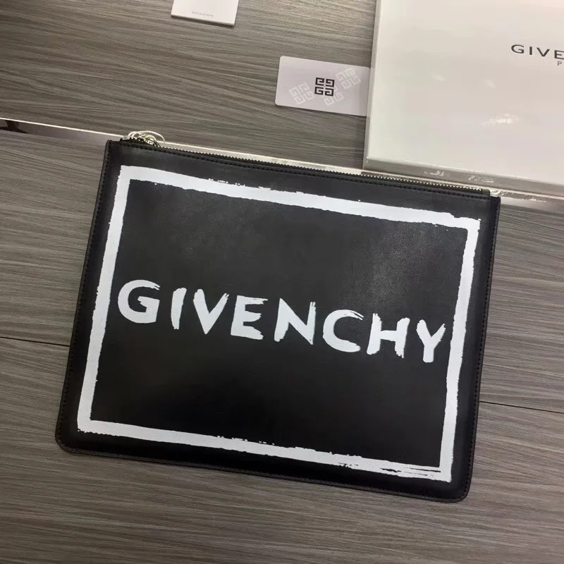 UrbanChic Givenchy Clutch Bags 44806