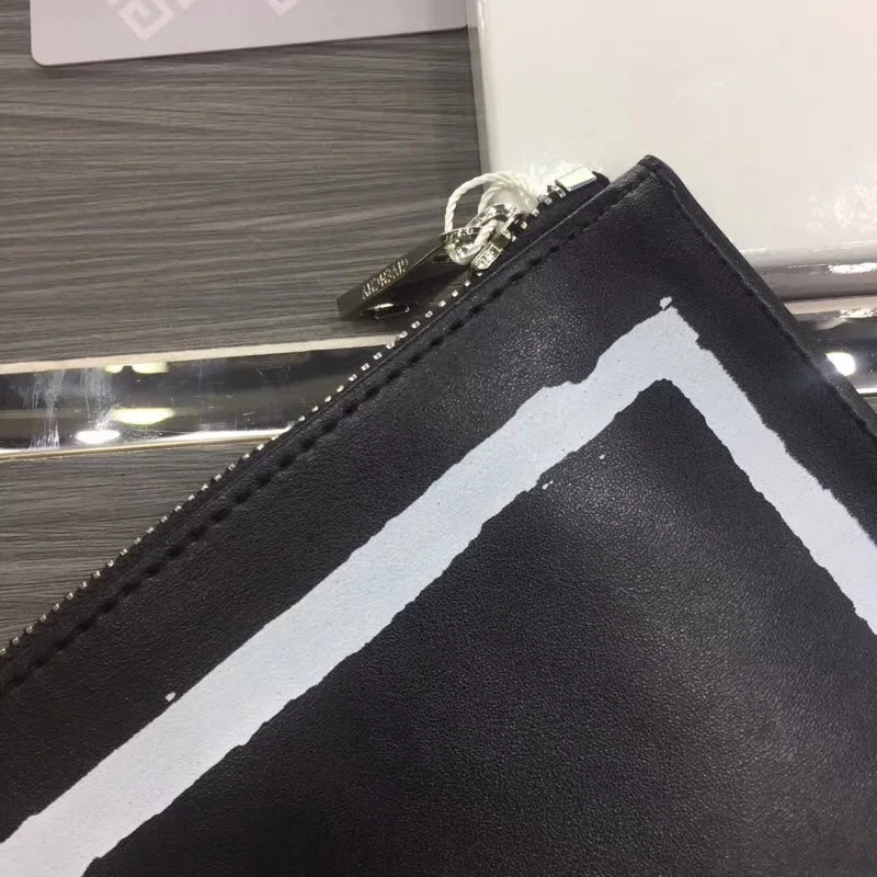 UrbanChic Givenchy Clutch Bags 44806