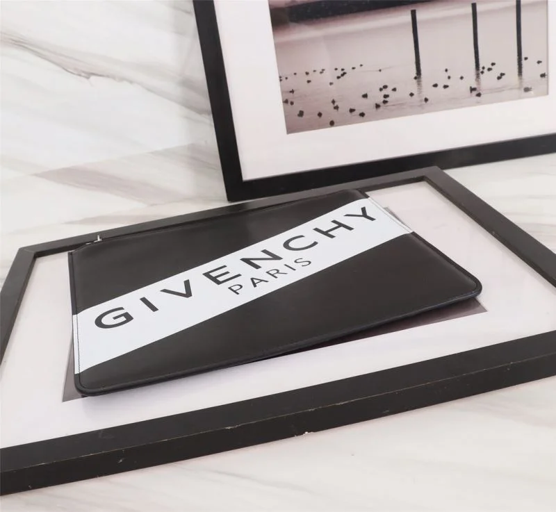 SmoothTexture Givenchy Clutch Bags 44790