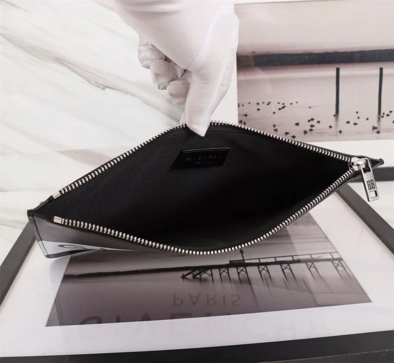 SmoothTexture Givenchy Clutch Bags 44790