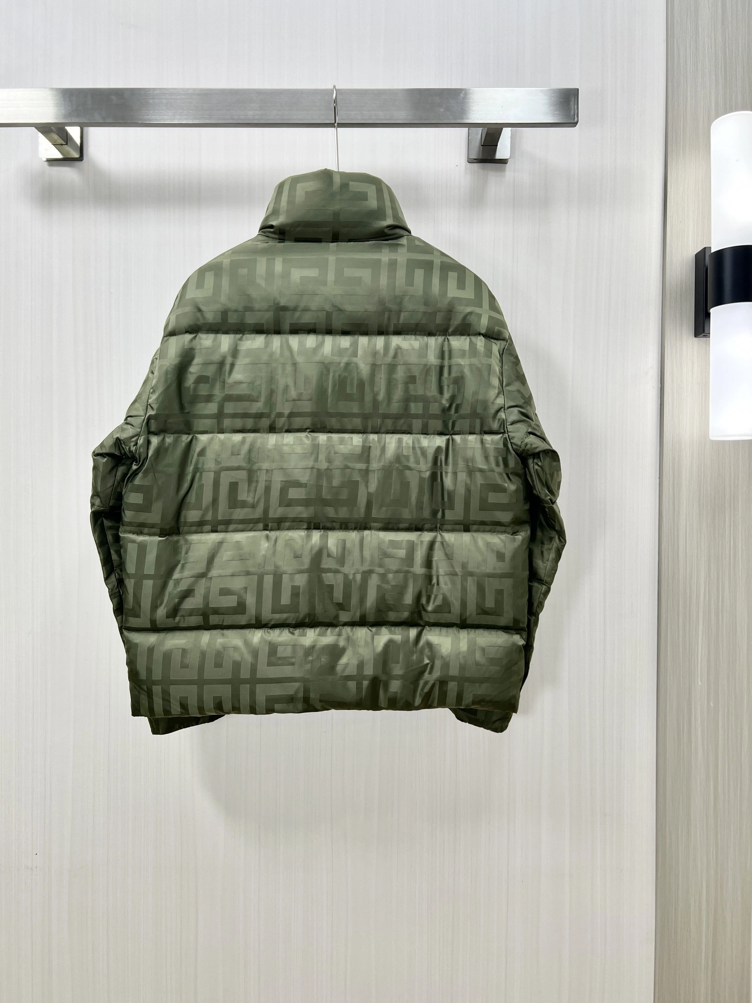 QuickDry Givenchy Down Jackets 124221