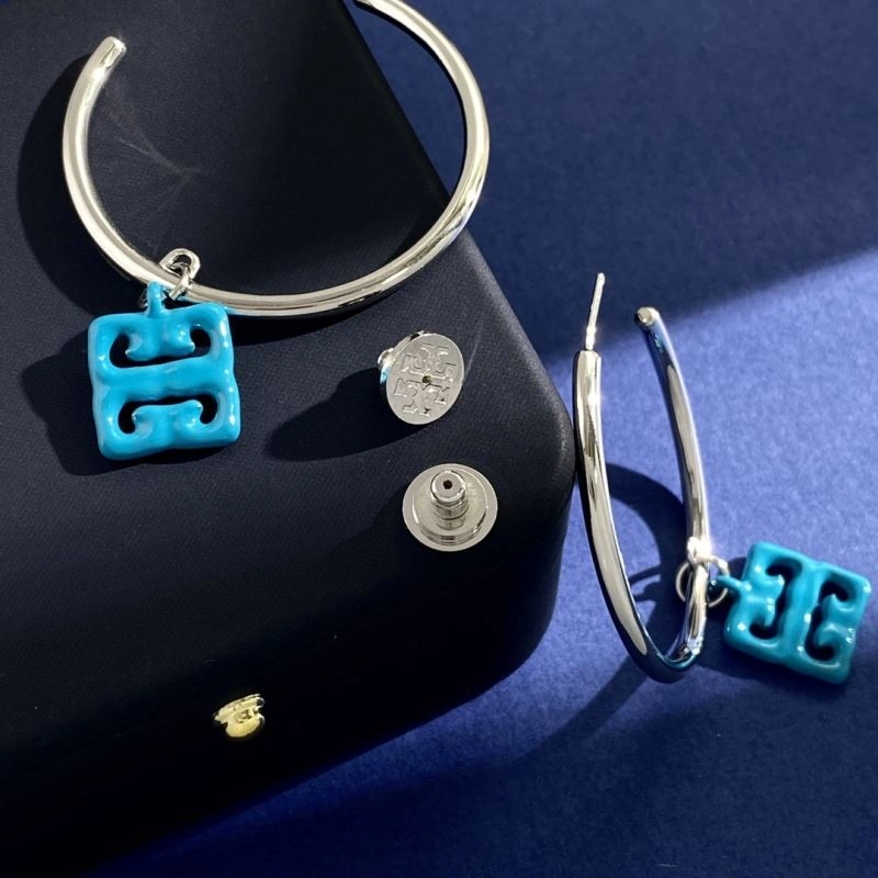 Givenchy Earrings Chic 212613