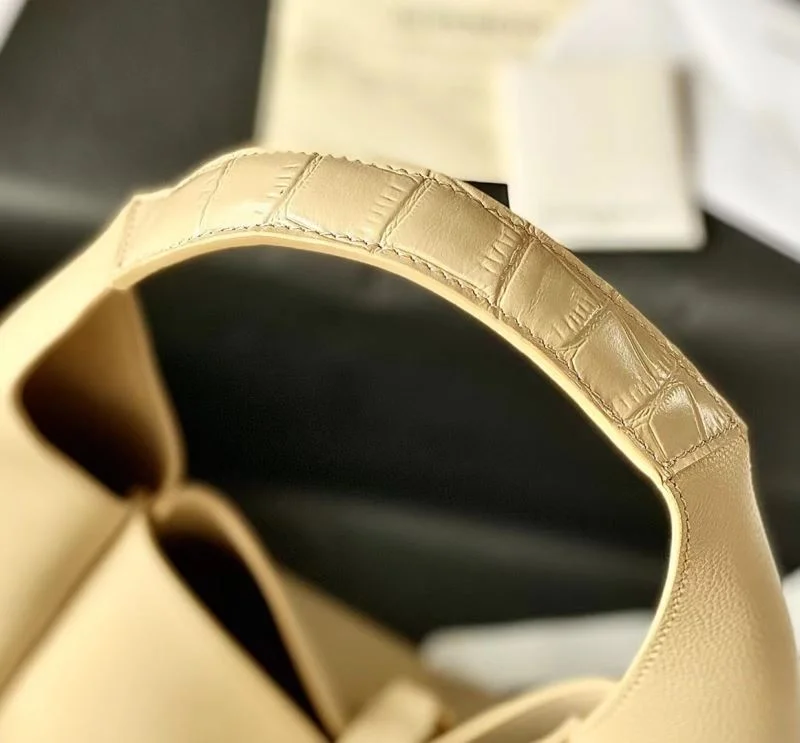 EyeCatching Givenchy Hobo Bags 44559