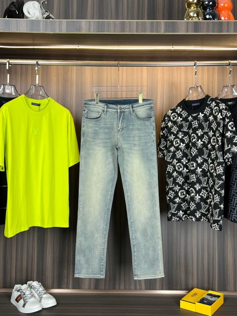 Vibrant Givenchy Jeans 124109