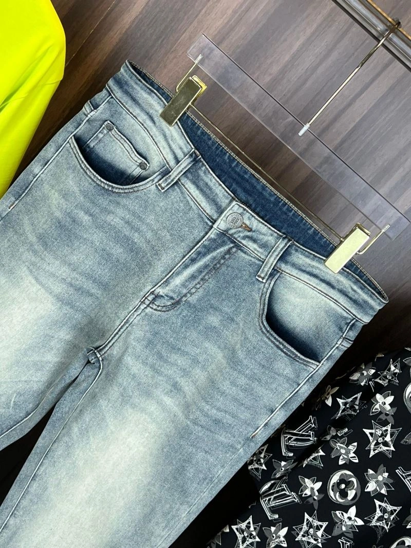 Vibrant Givenchy Jeans 124109