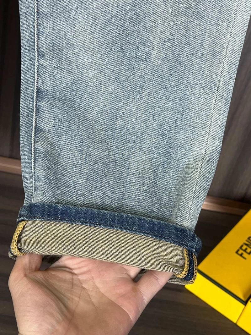 Vibrant Givenchy Jeans 124109