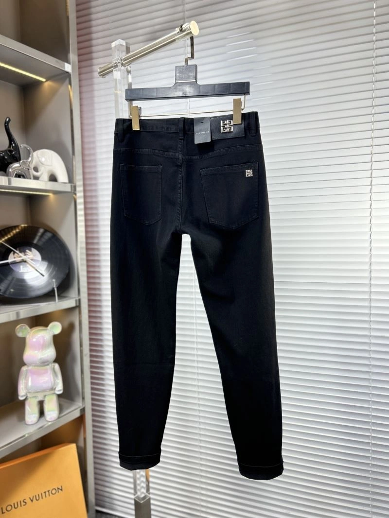 Seasonal Givenchy Jeans 123936