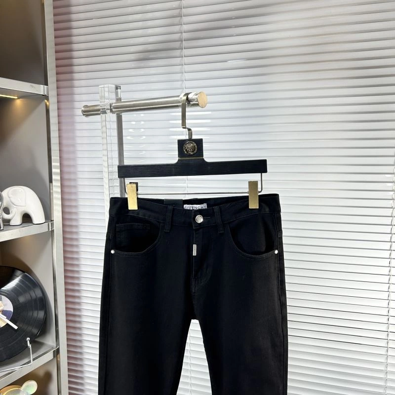 Seasonal Givenchy Jeans 123936