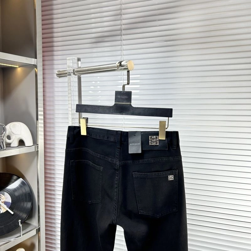 Seasonal Givenchy Jeans 123936