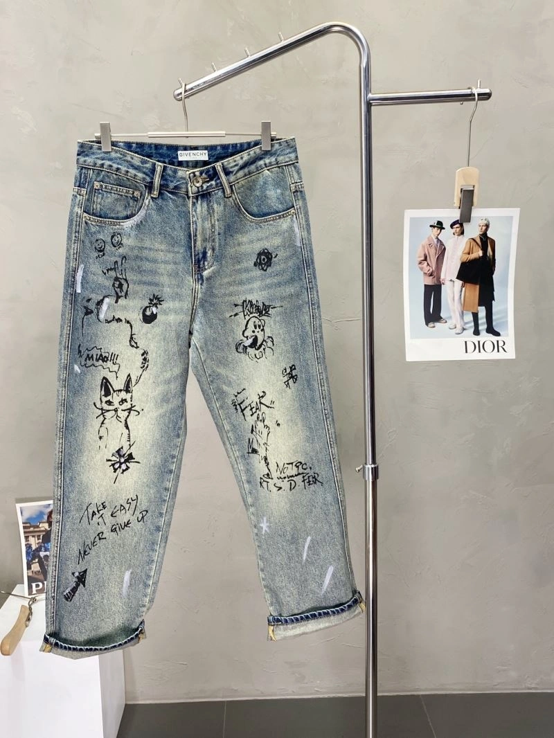 EyeCatching Givenchy Jeans 123934