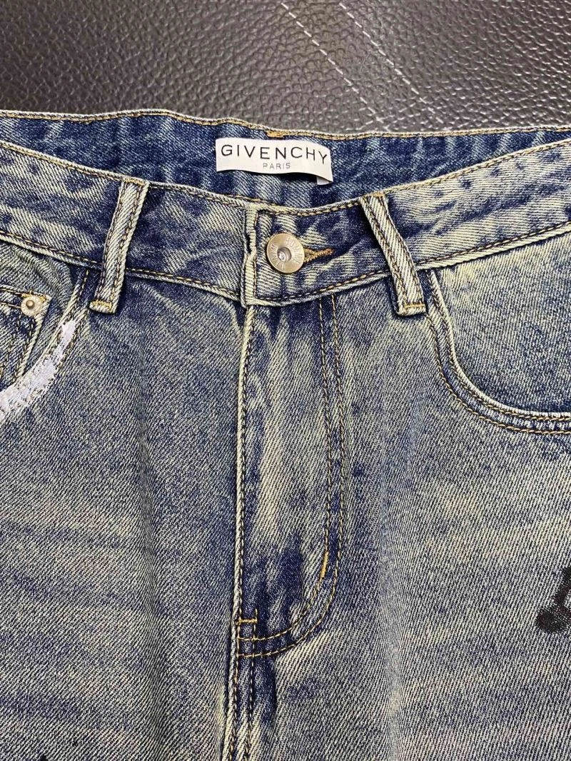 EyeCatching Givenchy Jeans 123934
