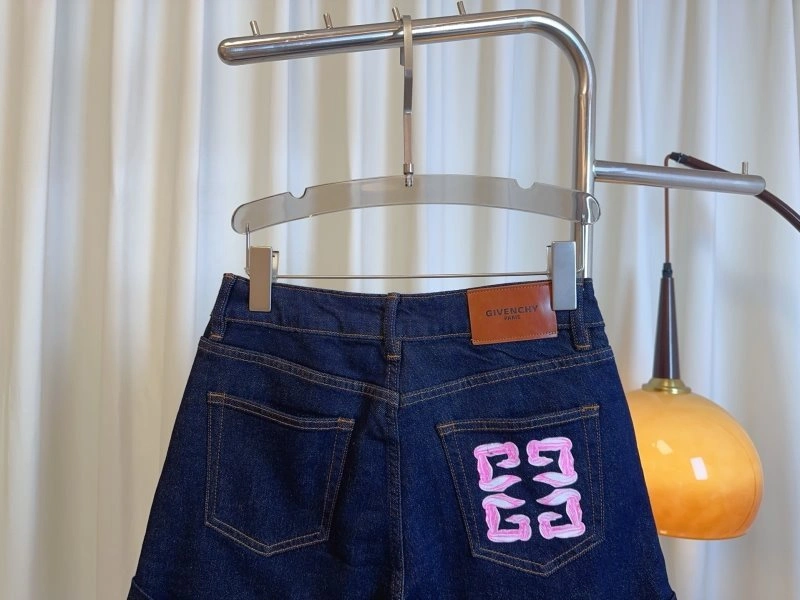 Givenchy Jeans ComfortFit 123522