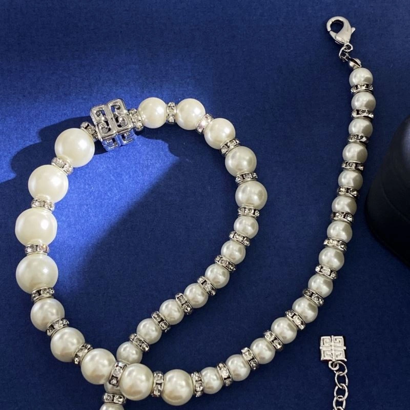 Practical Givenchy Necklaces 212623