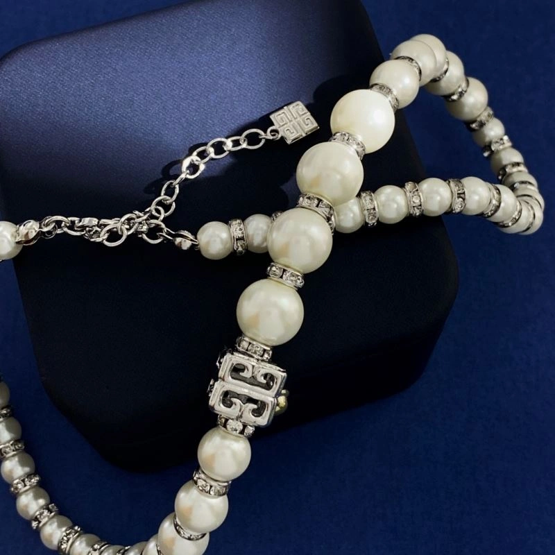 Practical Givenchy Necklaces 212623