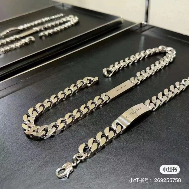 Timeless Givenchy Necklaces 209866