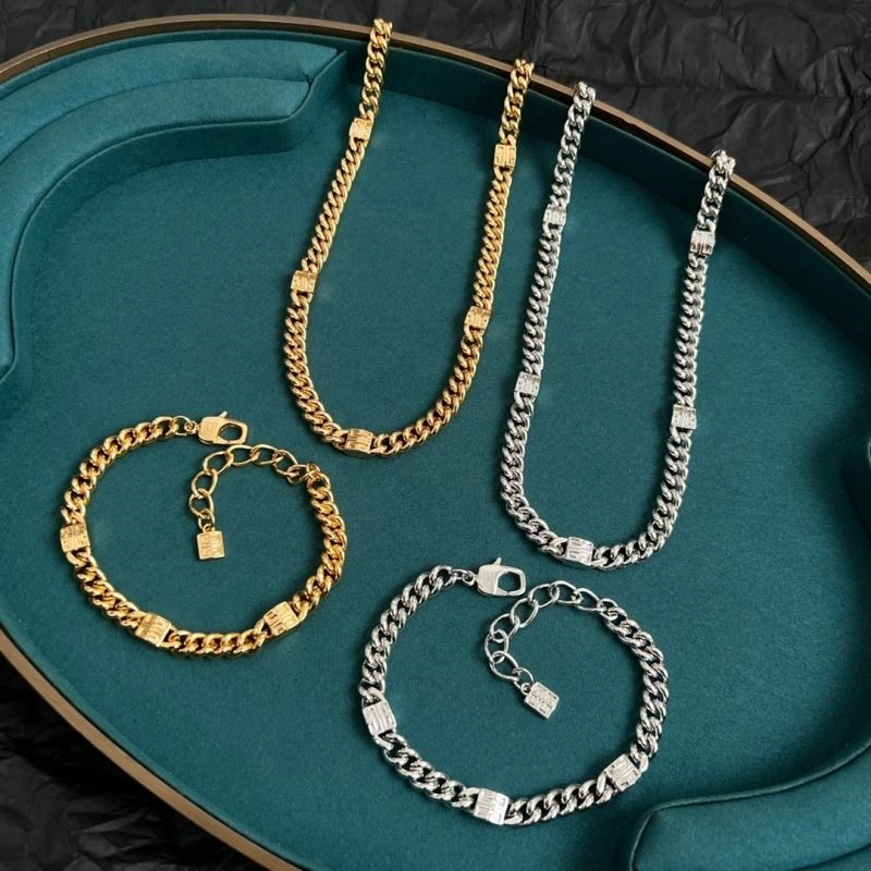 Givenchy Necklaces Trendy 208754
