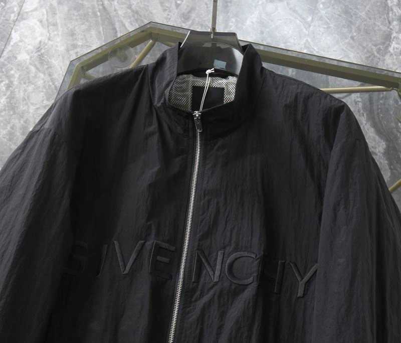 Seasonal Givenchy Outwear 124214