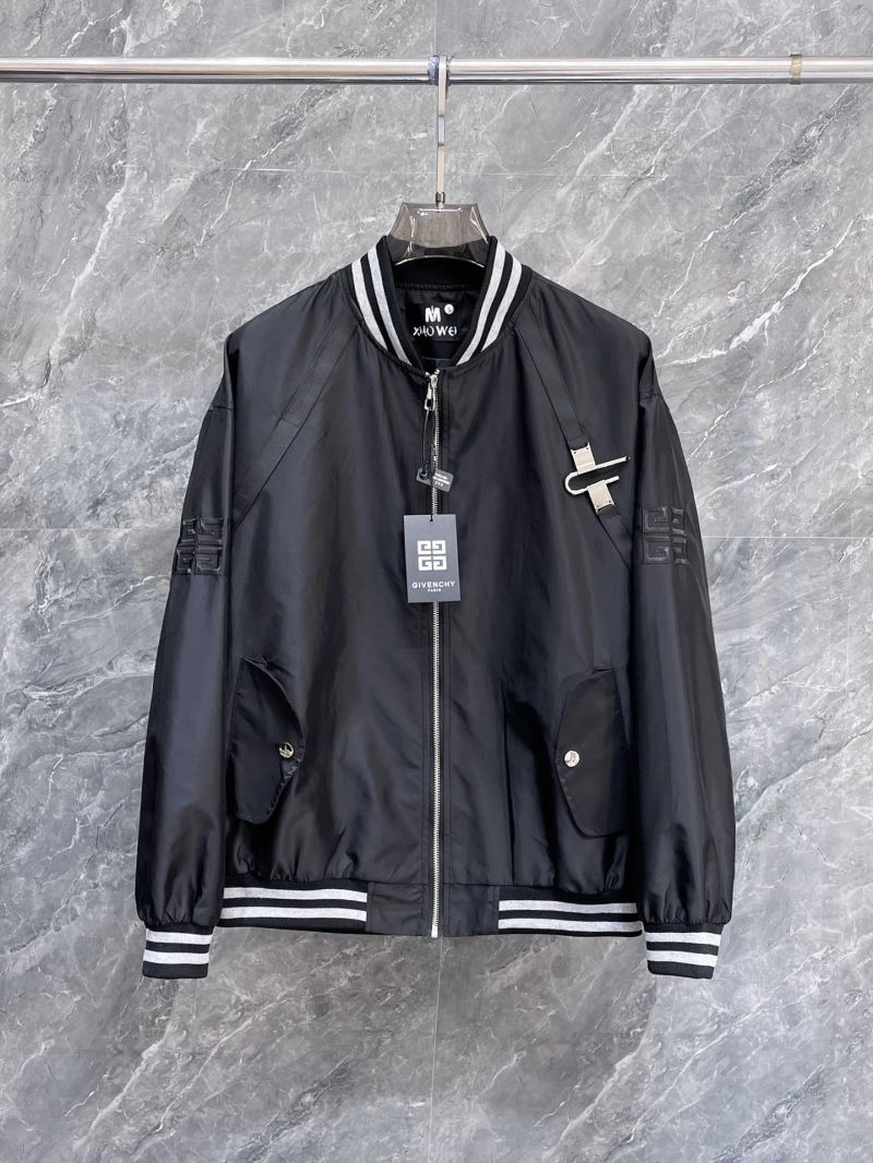 Sporty Givenchy Outwear 124076