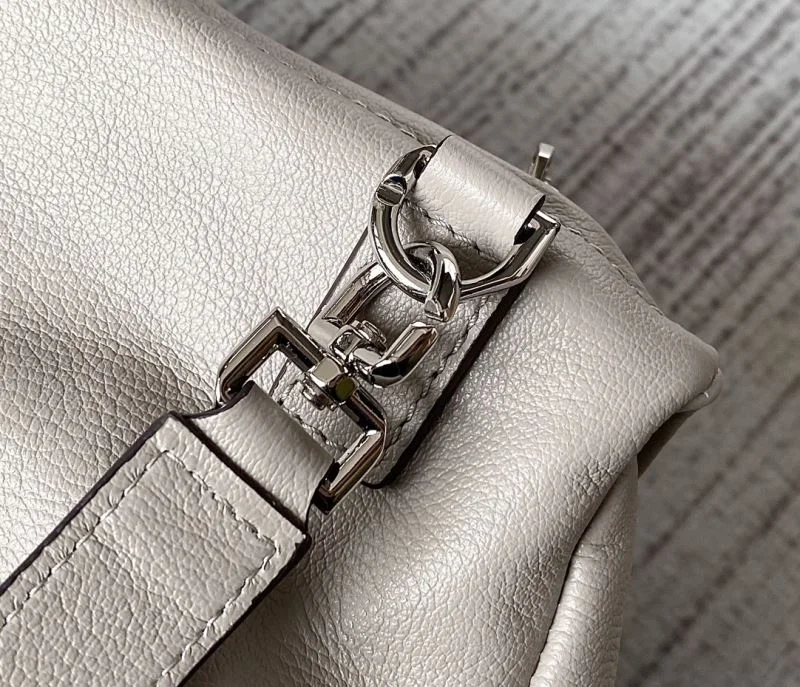 Flexible Givenchy Pandora Bags 44767