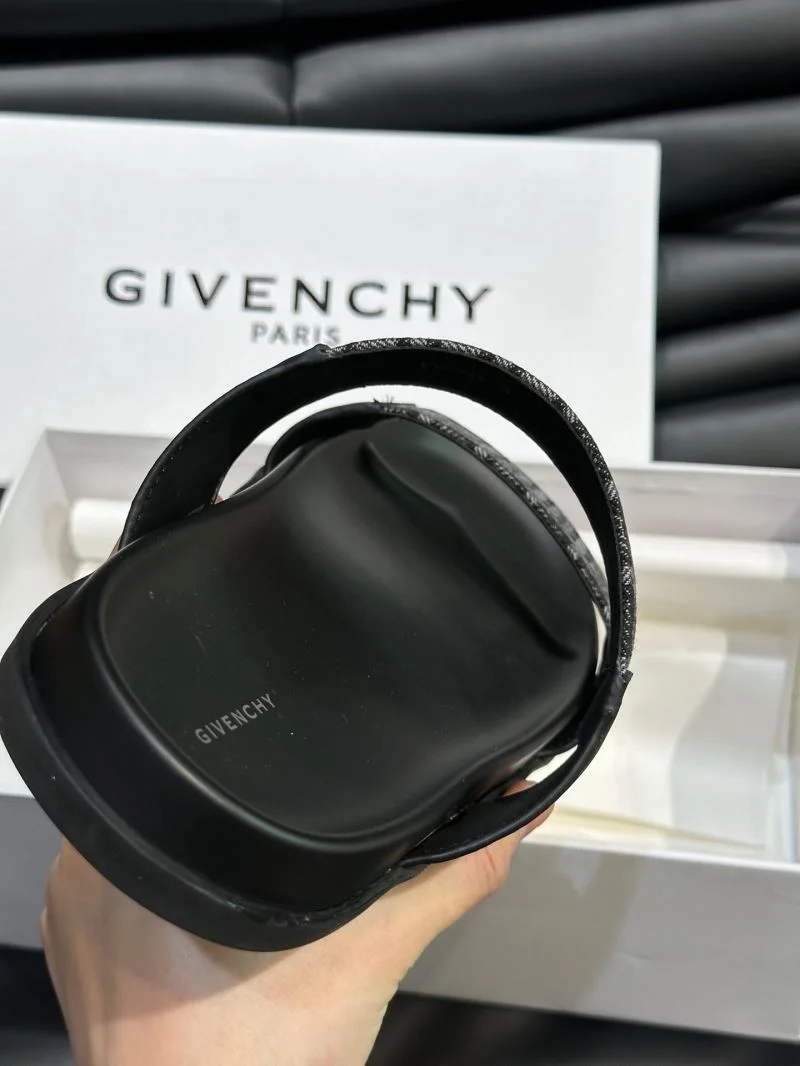 Givenchy Sandals Durable 4650