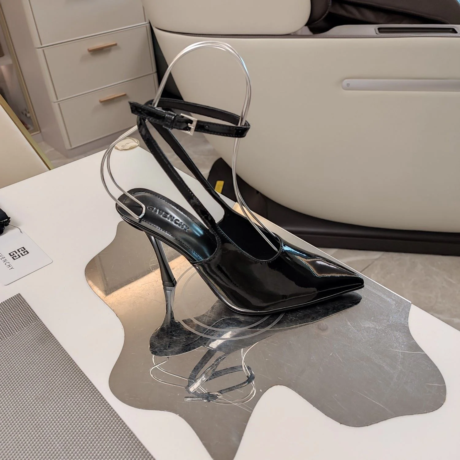 Givenchy Sandals TravelReady 8095