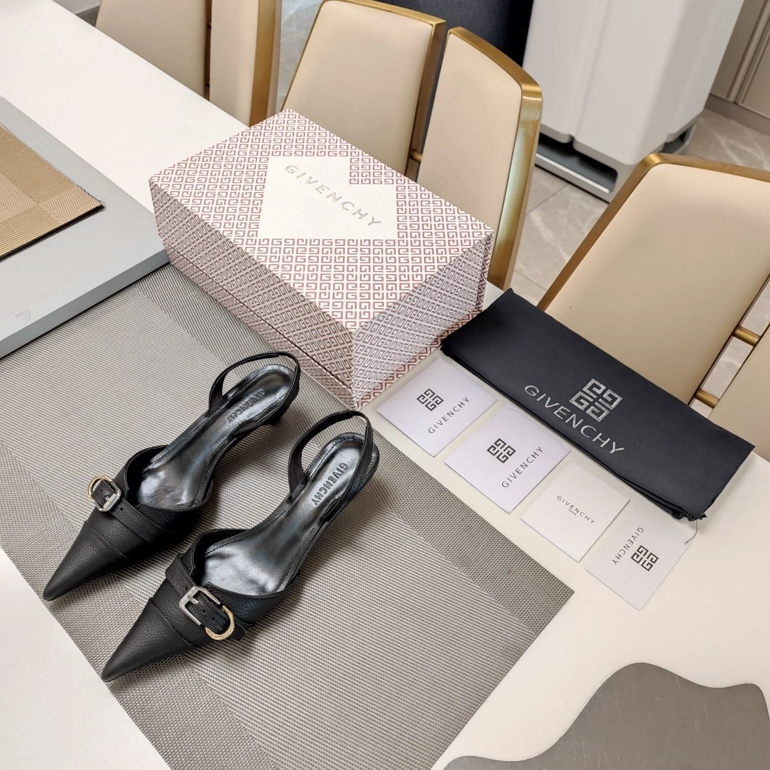 Givenchy Sandals Sporty 8078