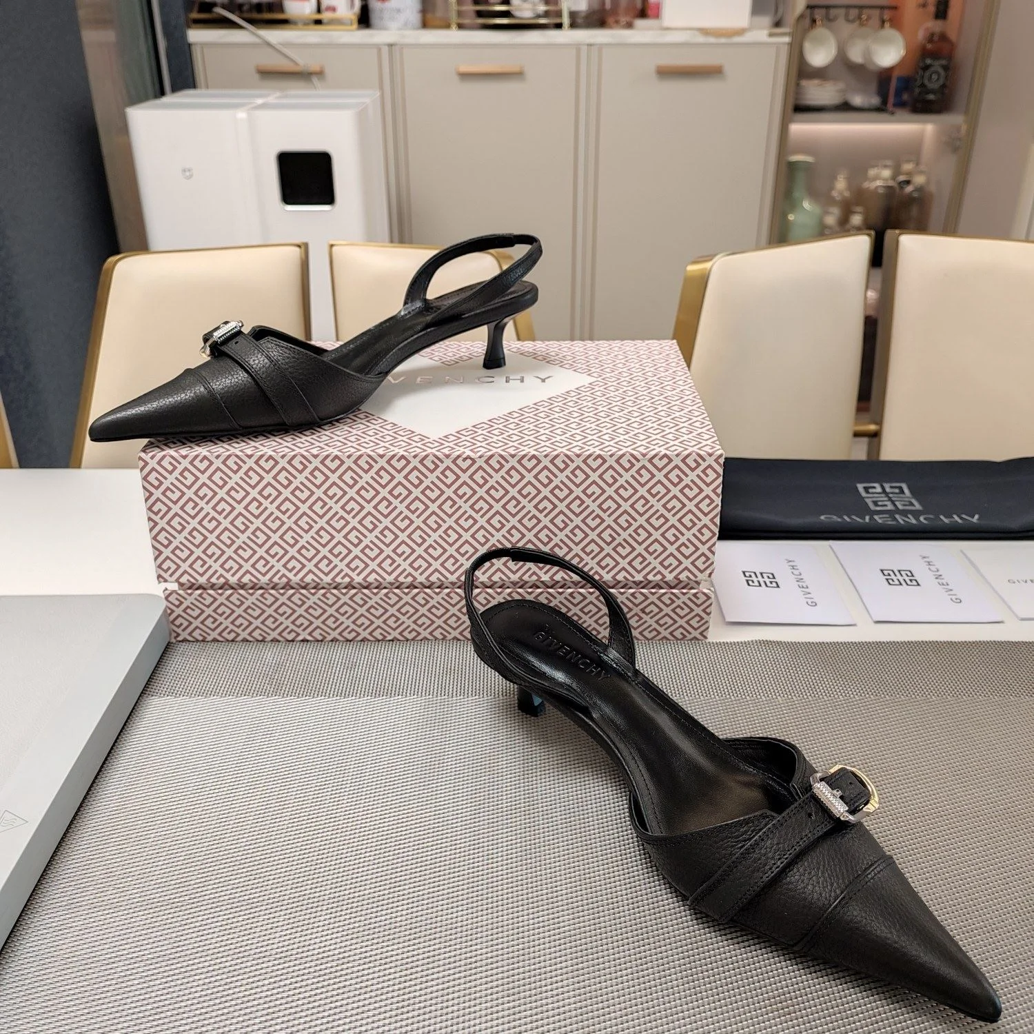 Givenchy Sandals Sporty 8078
