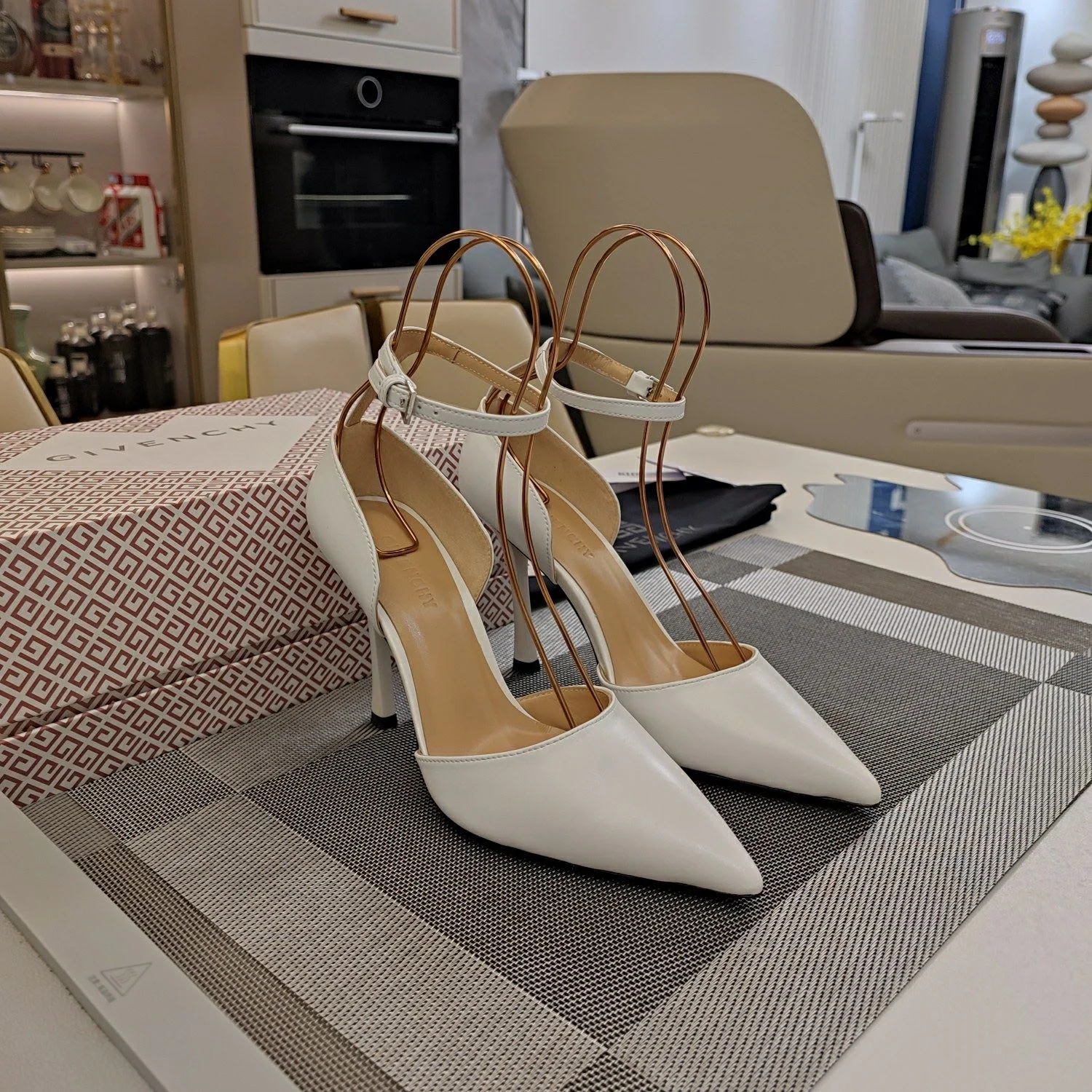 Givenchy Sandals Classic 8086