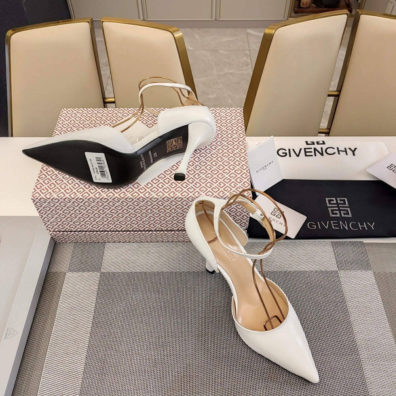 Givenchy Sandals Classic 8086