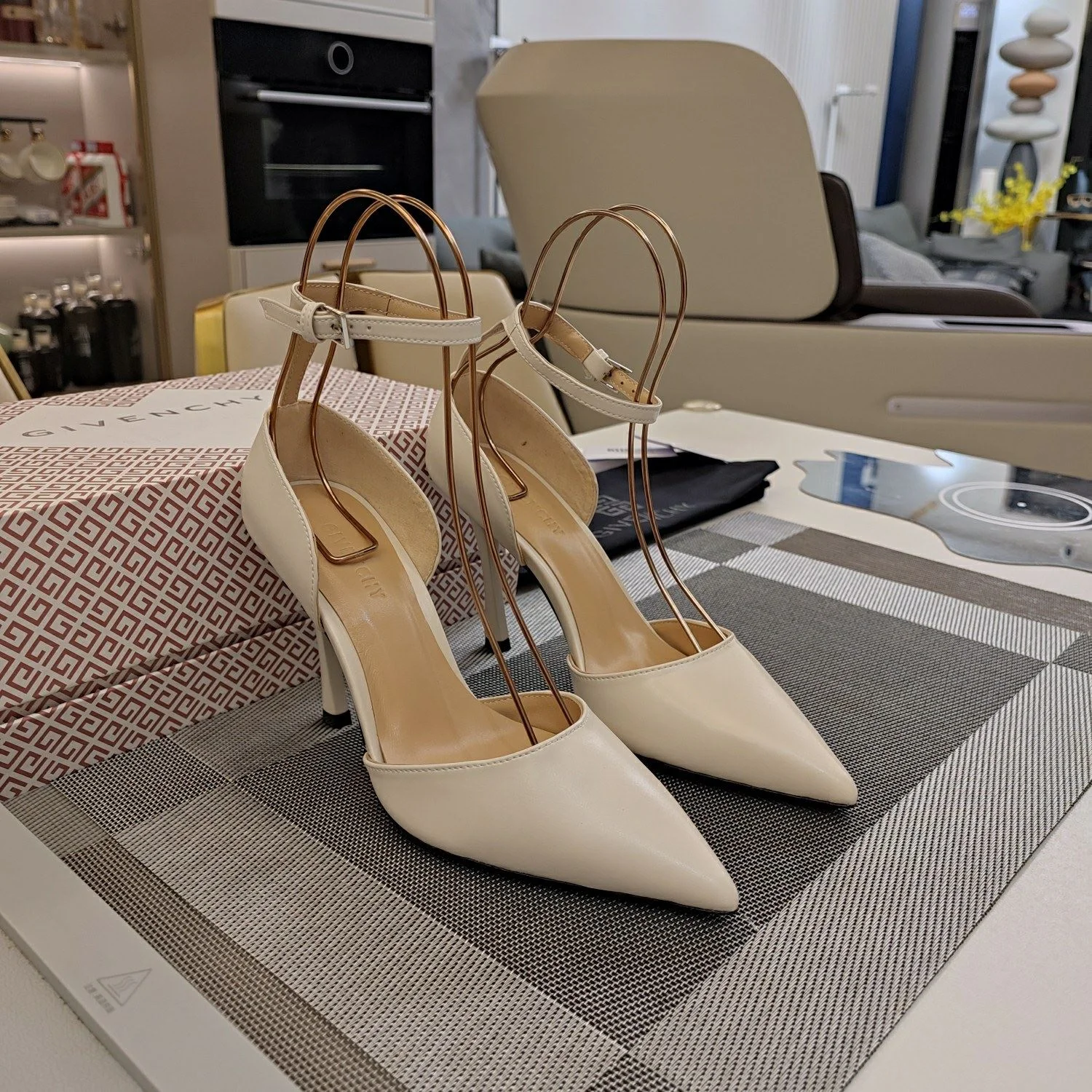 Sophisticated Givenchy Sandals 8083