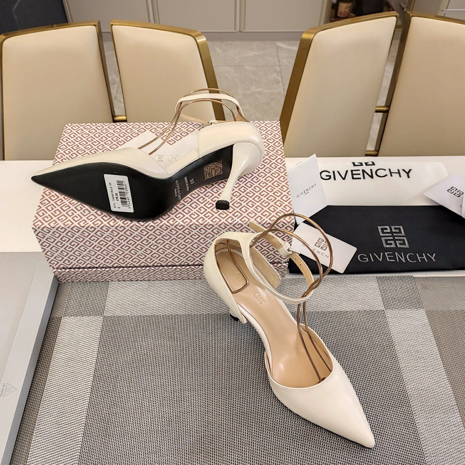 Sophisticated Givenchy Sandals 8083
