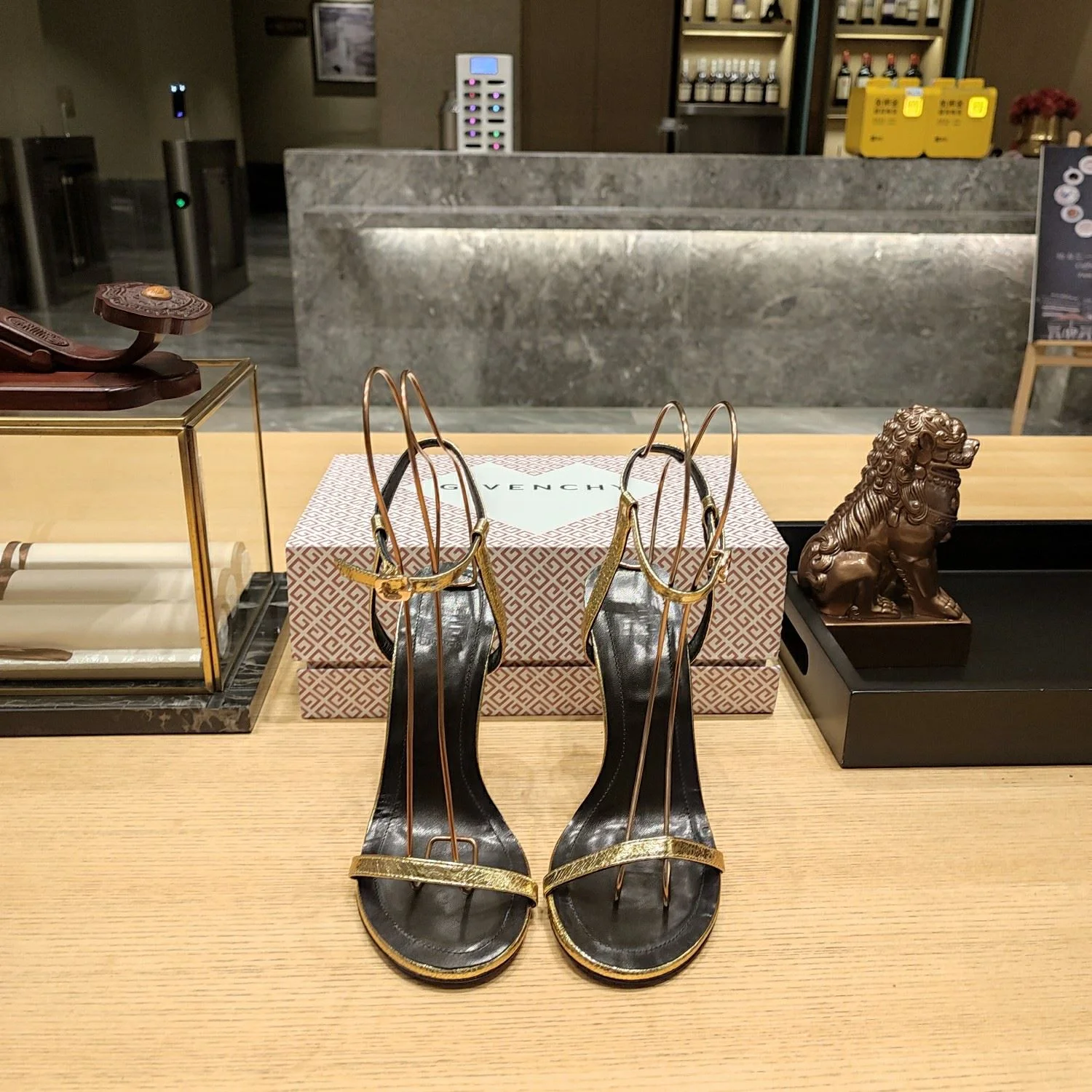 Trendy Givenchy Sandals 8072