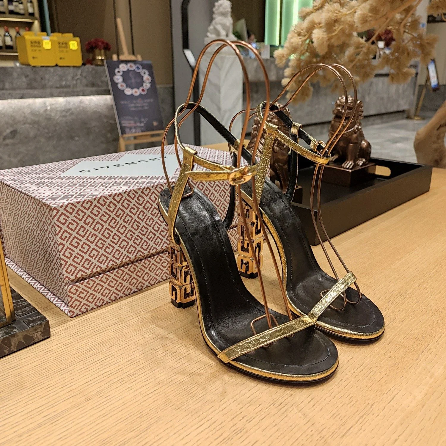 Trendy Givenchy Sandals 8072