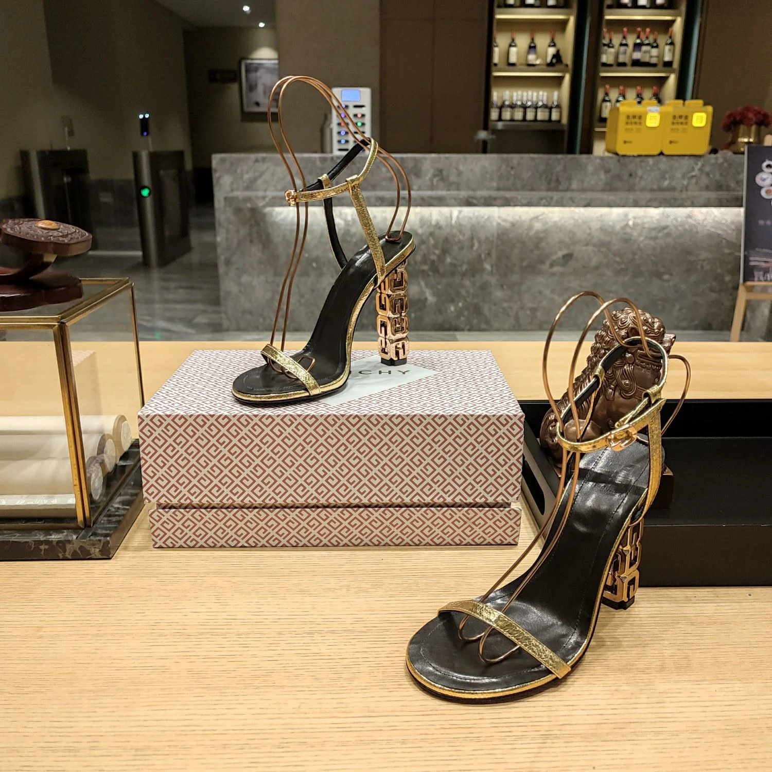 Trendy Givenchy Sandals 8072