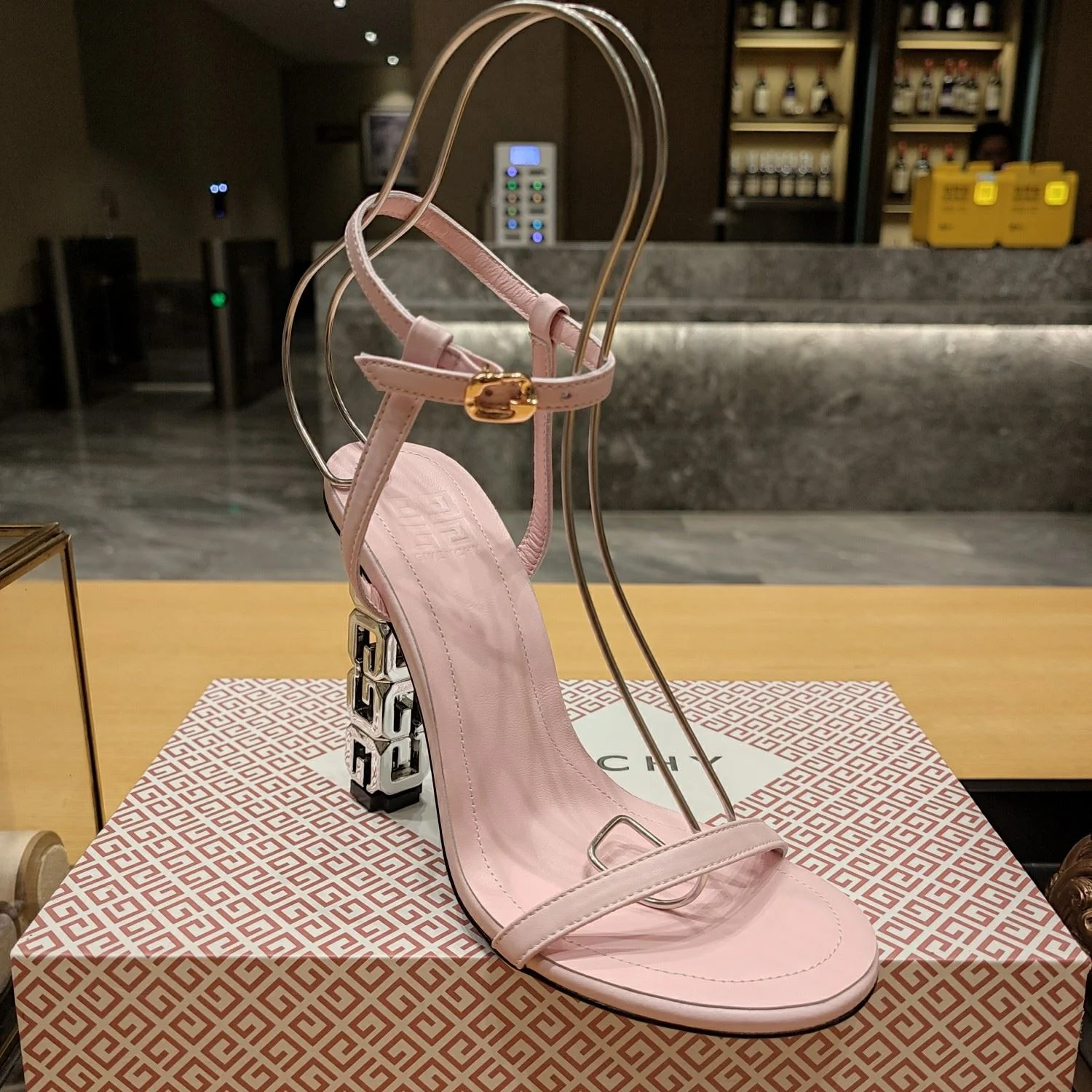 Givenchy Sandals Versatile 8066