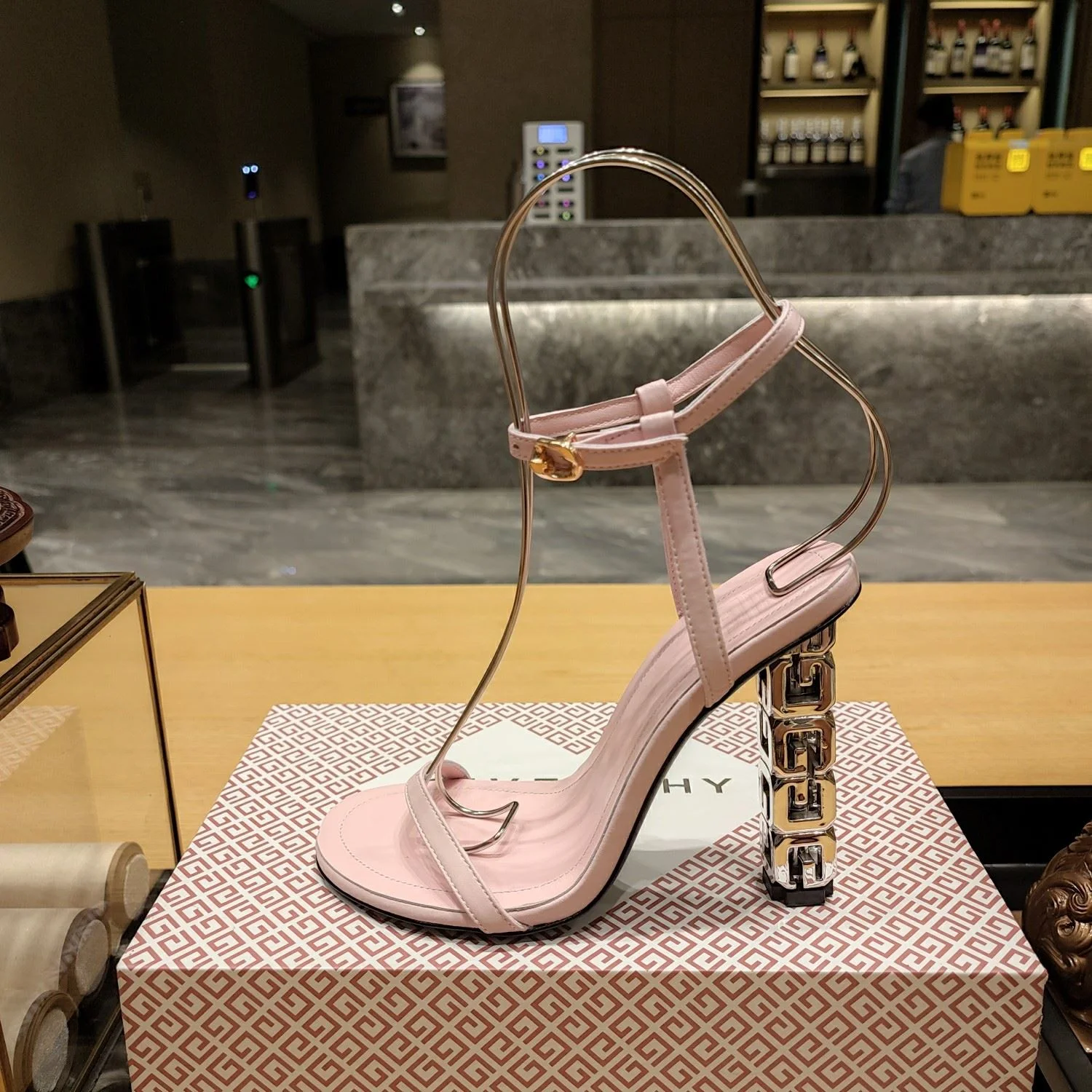Givenchy Sandals Versatile 8066