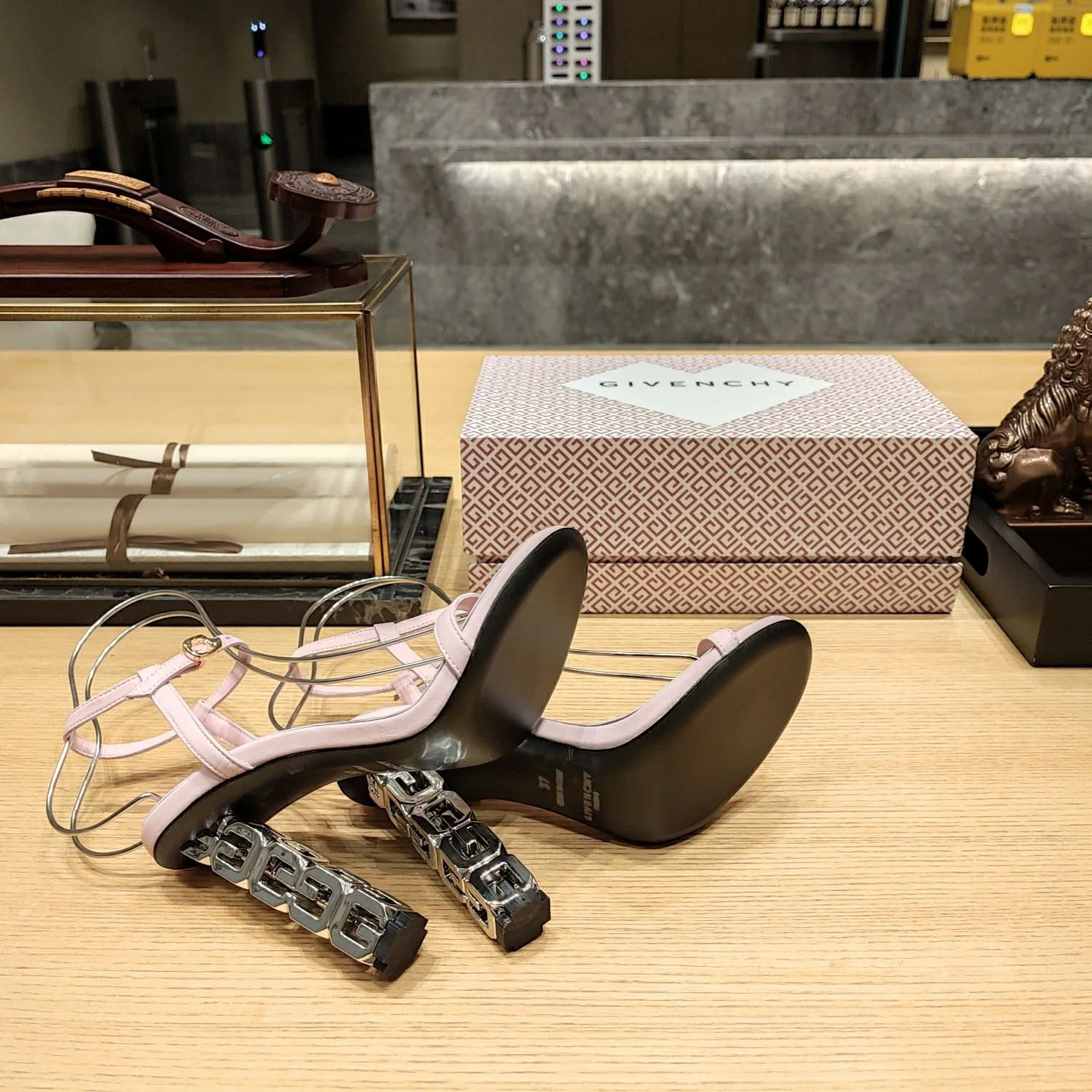 Givenchy Sandals Versatile 8066