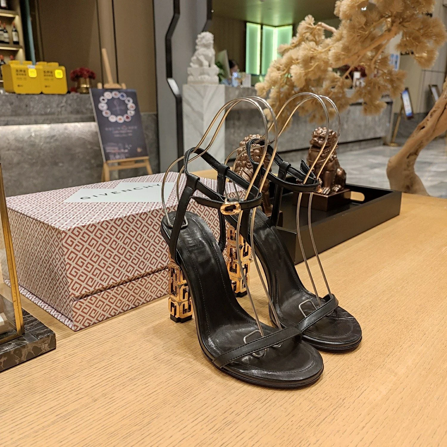 Givenchy Sandals Bold 8071