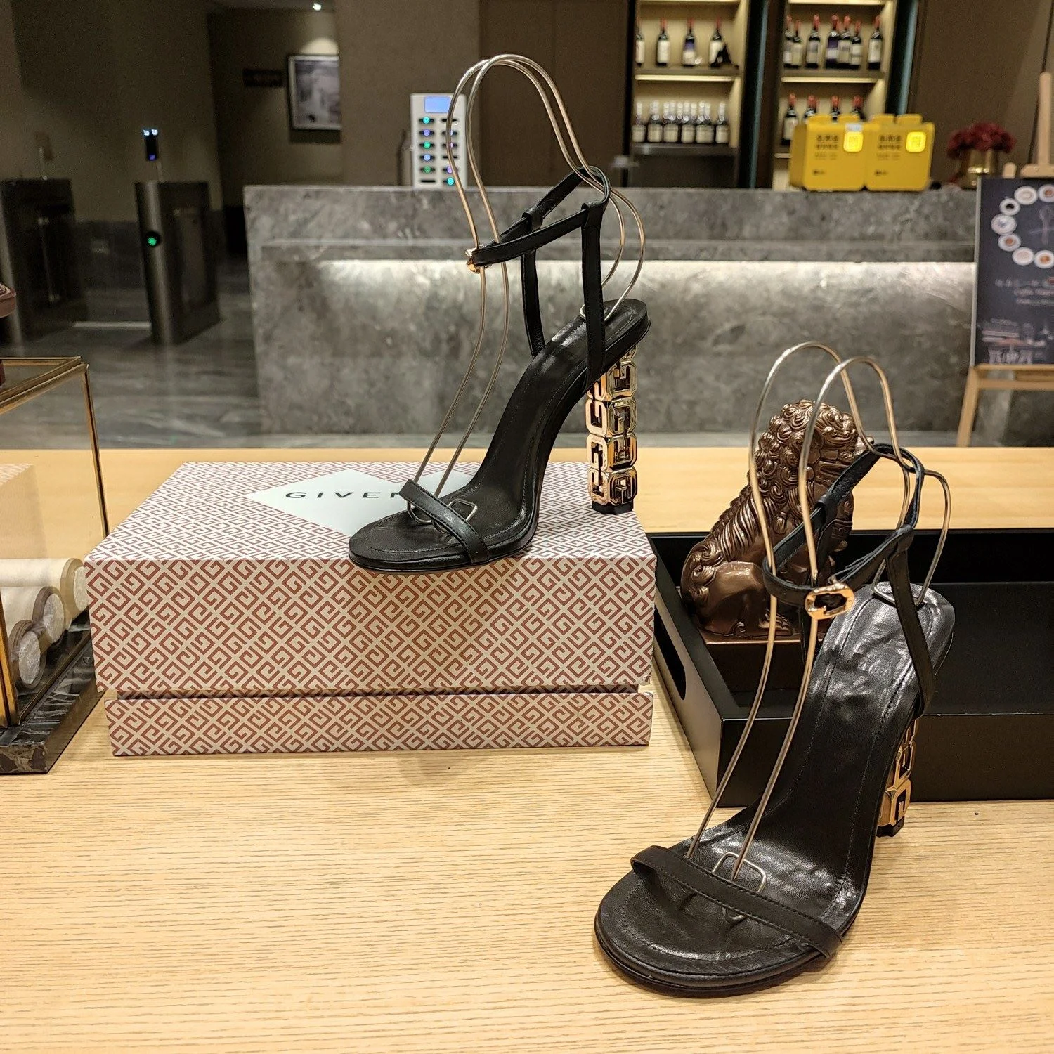 Givenchy Sandals Bold 8071