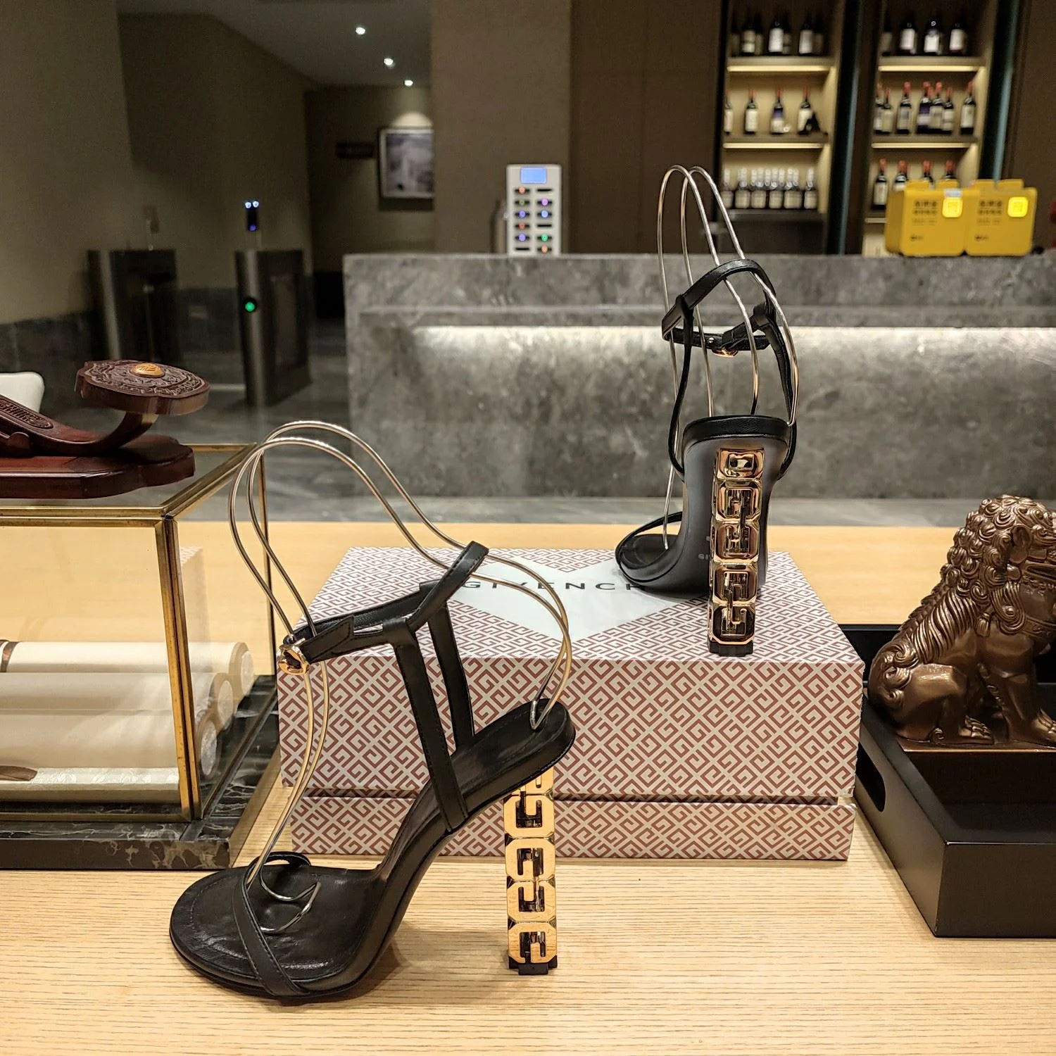Givenchy Sandals Bold 8071