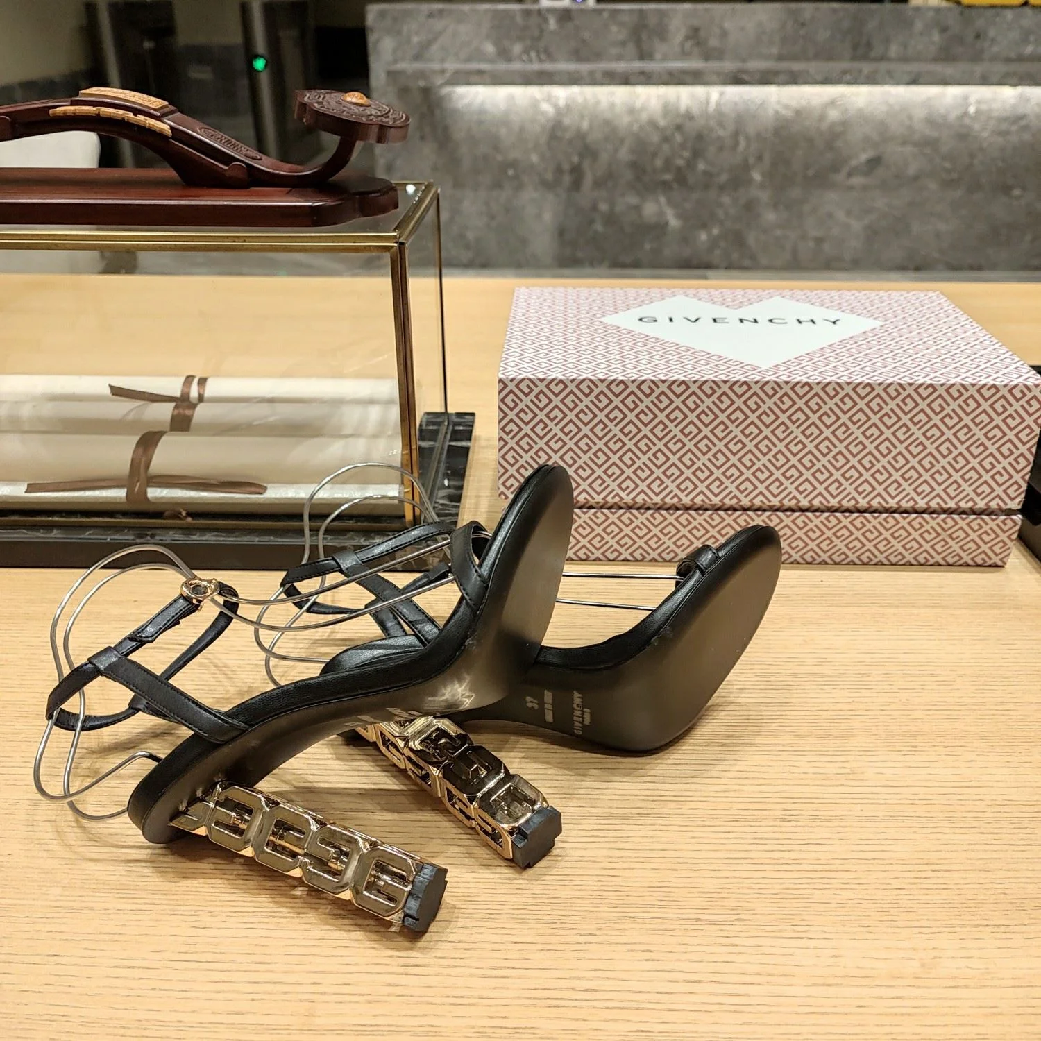 Givenchy Sandals Bold 8071
