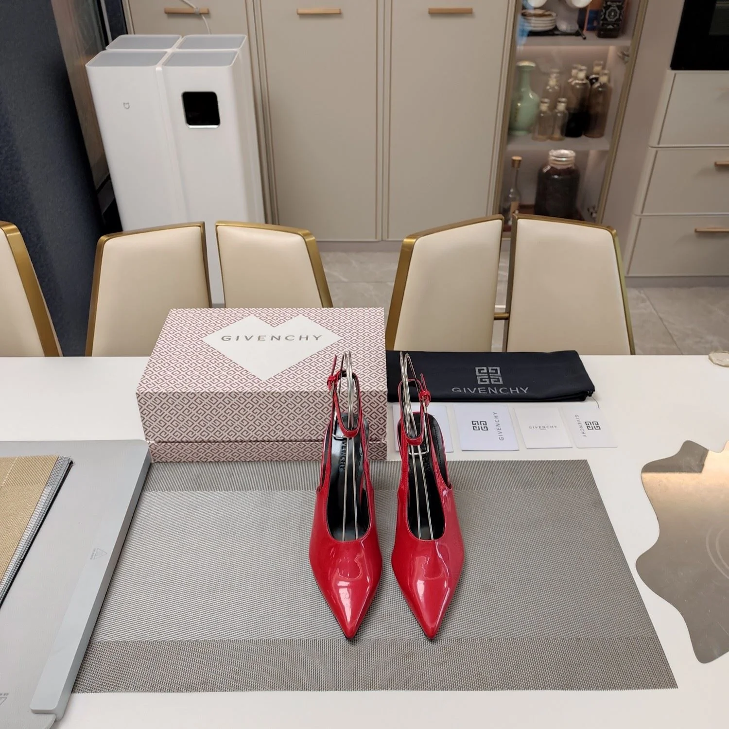 Givenchy Sandals EyeCatching 8070